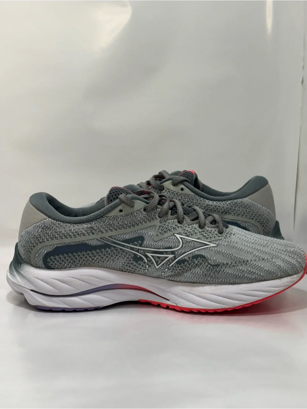 Mizuno Wave Rider 27 Women's Size 9 Gray/Pink Sneaker Running/Walking Shoe